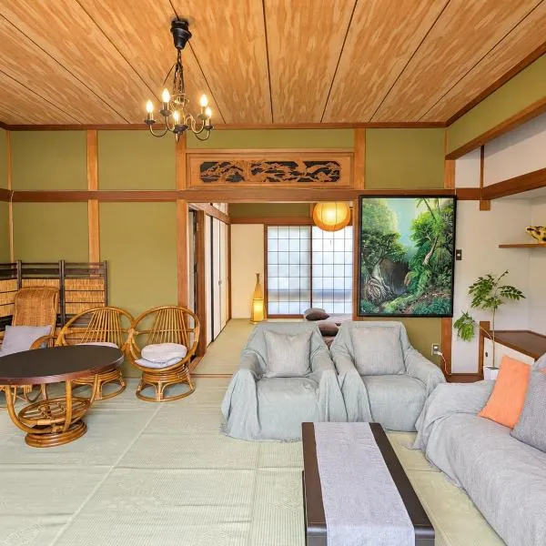 Nagahama House 2階専用フロア貸切 テラス付き, hotelli kohteessa Amami