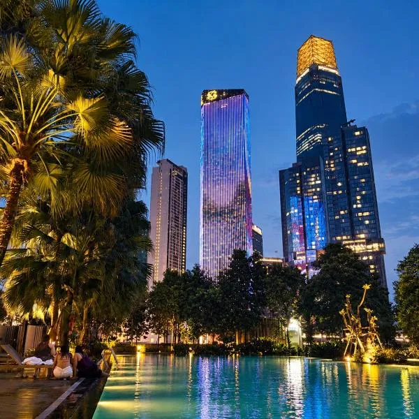 Agile Bukit Bintang BNB at KLCC #Located in TRX #5 mins to Pavilion &Bukit Bintang #Infinity Pool #Free Parking #中英文房东, hotel Kuala Lumpurban