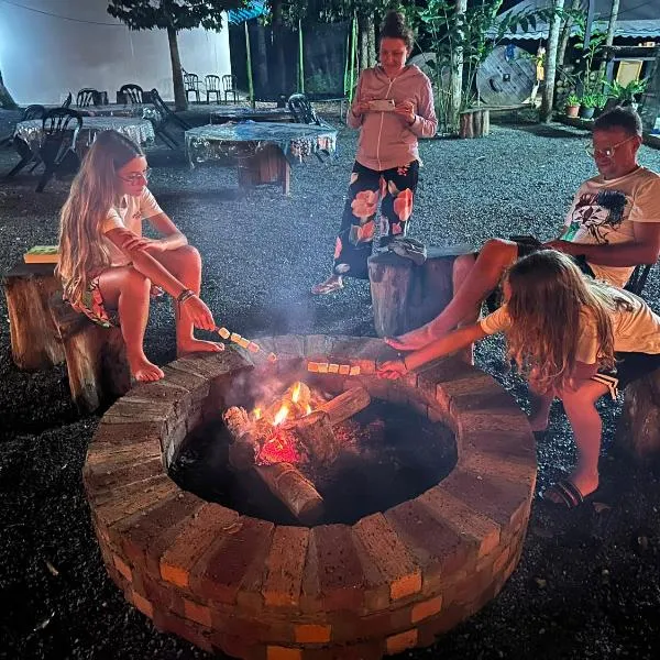 Gaharu glamping park, hotel v destinácii Jerantut