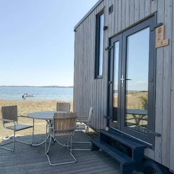 Tiny Seaside Beachfront - Skarrev, hotell sihtkohas Åbenrå