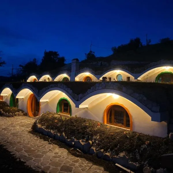 Viesnīca Hobbit's Village pilsētā Tirgu Okna