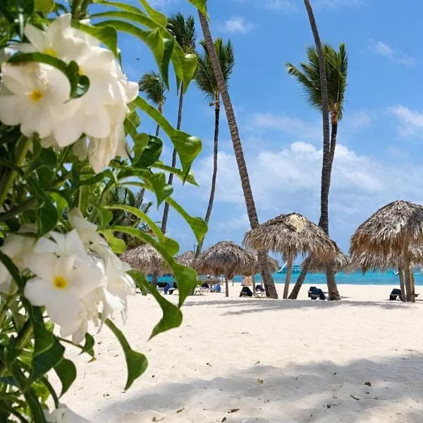 Palapa Tropic Beach Punta Cana, hotel i Punta Cana