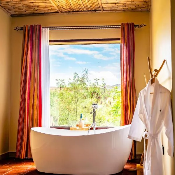 Equator Lodge & Campsite, hotel u gradu Kikorongo
