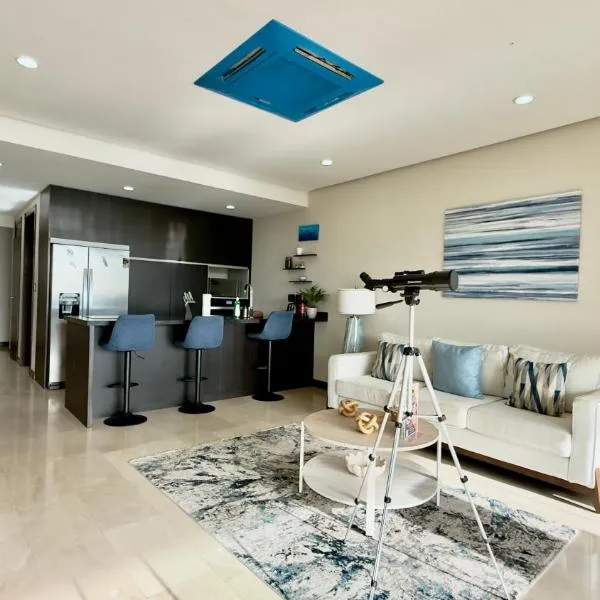 Ocean View Luxury Condo Pool Jacuzzi and Marina Access Playa Herradura, khách sạn ở Herradura