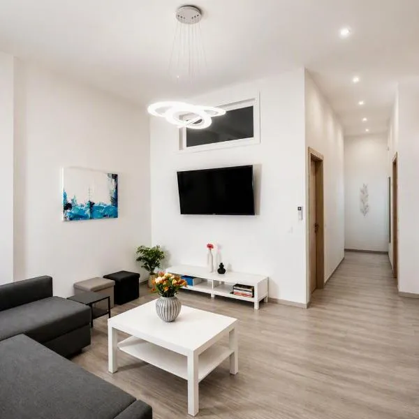 Central Suites Aegina 2, hôtel à Égine