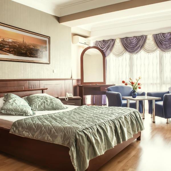 King Hotel, Peje