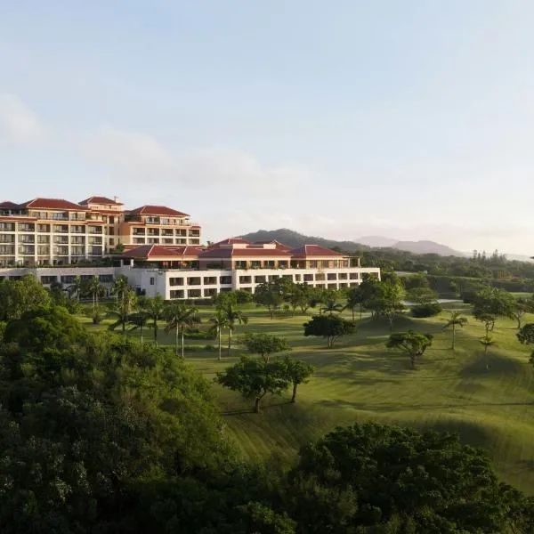 The Ritz-Carlton Okinawa, хотел в Наго