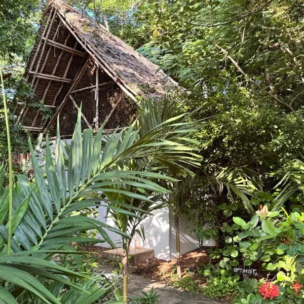 Watamu Beach Cottages B&B, готель у місті Ватаму