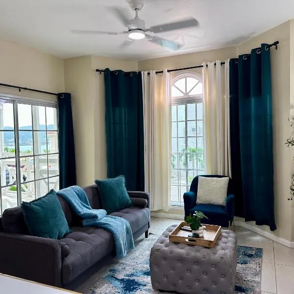 Falcon Oceanview 2br Condo-Airport Transportation Available-24-7Security, ξενοδοχείο στο Μοντέγκο Μπέυ