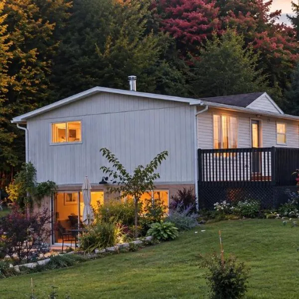 Viesnīca Comfy creekside chalet HiSpeedNet w Workspace pilsētā Mansonville