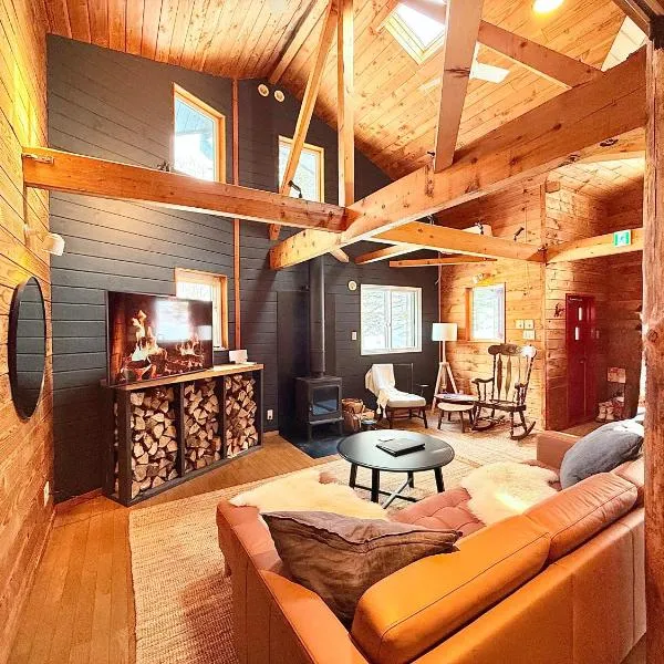 Stay in Toya - Cozy Cabin near Lake Toya, Rusutsu & Niseko, hotel a Llac Toya
