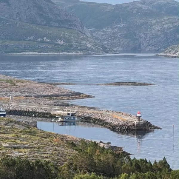Sætervika Floating home, готель у місті Hosen