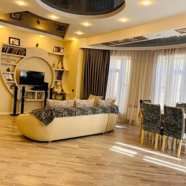 SkyGate Guesthouse, Hotel in Binǝ Stansiyası