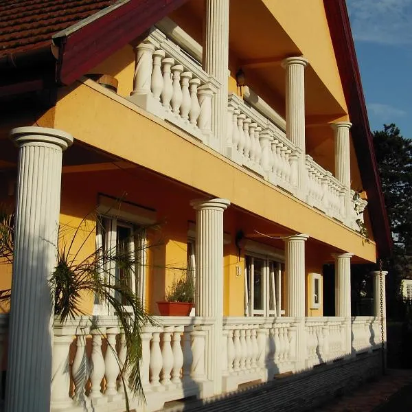 Koppi Ház, hotel in Siófok
