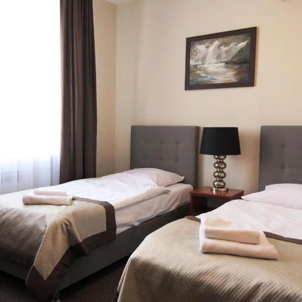 Centrum Konferencyjno-Apartamentowe Mrówka, hotel in Warsaw