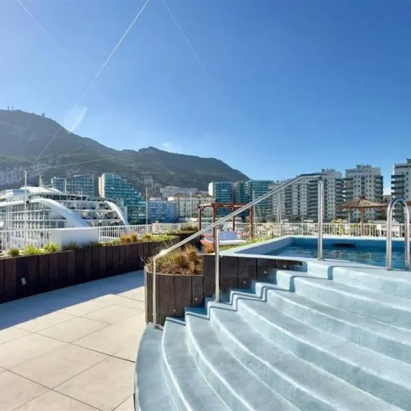 Viesnīca VV - The Marina Nest with Rooftop Pools pilsētā Gibraltar Airport