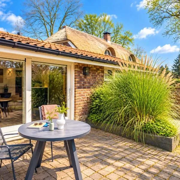 Vanjewelste Tiny House in het groen bij Enschede, khách sạn ở Enschede