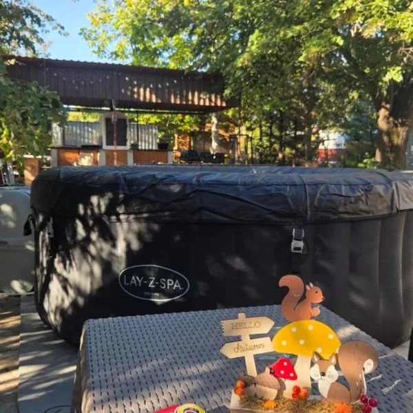 Estike Kerti Kuckó, hotel a Berekfürdő