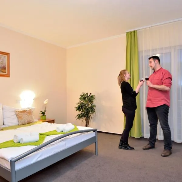 Viktória Wellness Hotel, hotel v destinácii Nagyatád