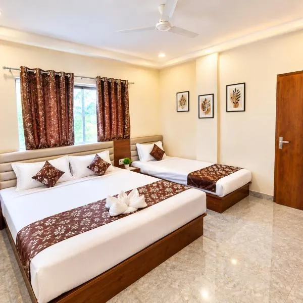 Hotel Garima Stay Ujjain - Exclusive Heritage Hotel Near Mahakaleshwar Temple with Elegant Interiors & Modern Amenities، فندق في اوجاين