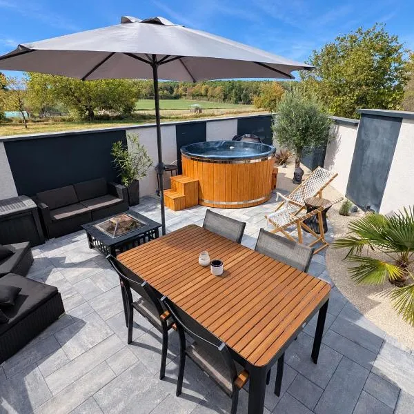 Tiny house climatisé et bain nordique privatif, hotel em Saint-Loup-Nantouard