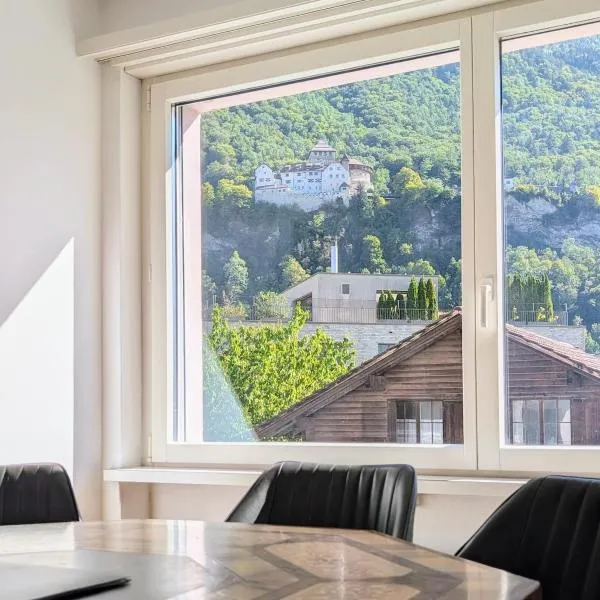 Vaduz City Center Apartment with balcony and parking spaces, hotell i Vaduz
