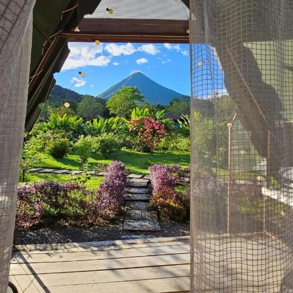 Flora Glamping de Abuela, hotel di Fortuna