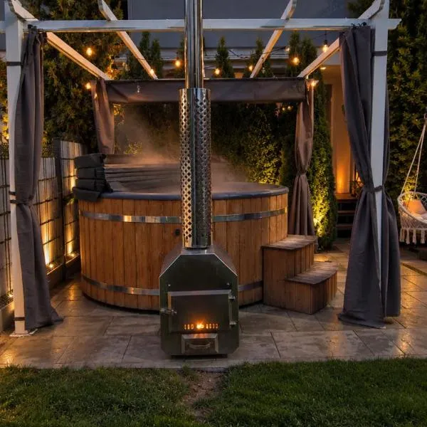 FLAUTA Całoroczne domki z prywatną balią, sauną i jacuzzi, khách sạn ở Sianozety
