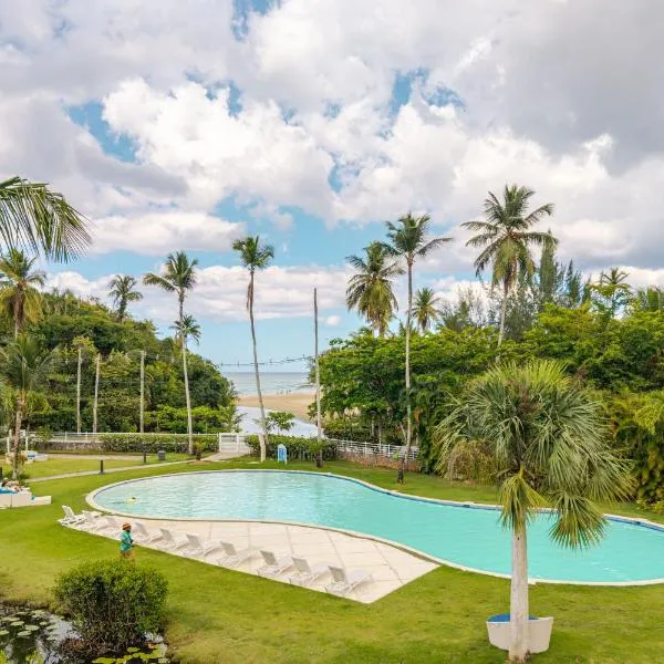 Bonita Village Beachfront Apt with Pool & Balcony، فندق في لاس تاريناس