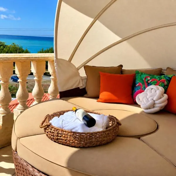 Rincon Ocean View Retreat with Pool and Two King Beds, hotel v mestu Rincon