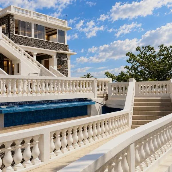 Al Camar Lodge: Ndzaouze şehrinde bir otel