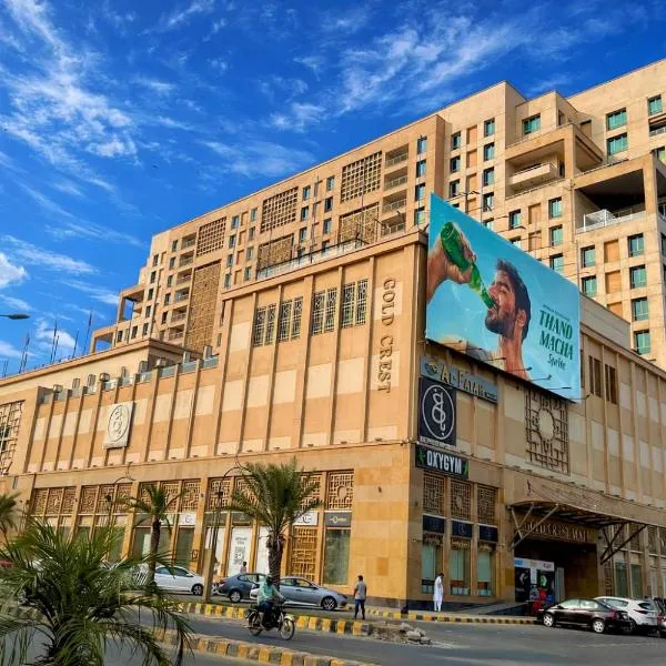 GOLD CREST RESIDENCY - Signature Designer Apartments With City Views DHA LAHORE PHASE 4, hotel u gradu Lahore