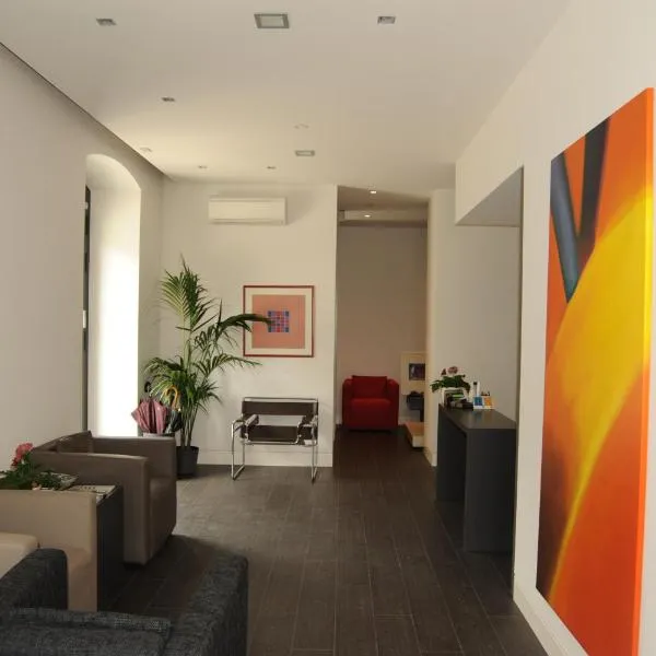 Albergo Al Sole, hotel v mestu Mezzolombardo