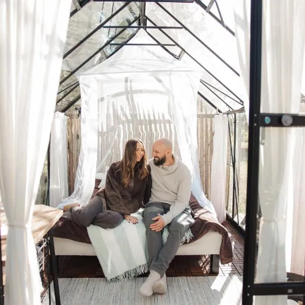 Taivasalla glamping - luxury stay with a view to the lake, готель у місті Тампере