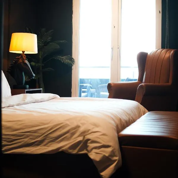 The Sterling Residences Luxury Apartments Goldcrest DHA Lahore – hotel w mieście Lahaur