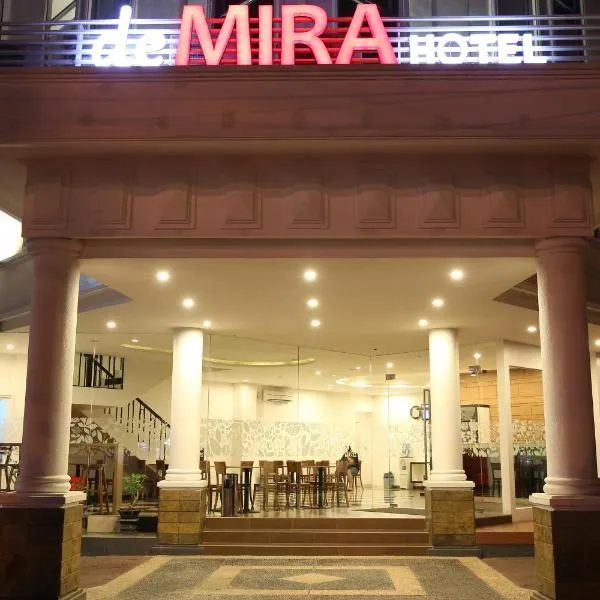 DeMira Hotel, hotel in Surabaya