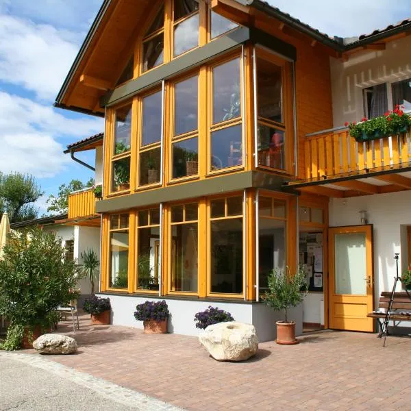 Gasthof Ferm, ξενοδοχείο σε Schiefling am See