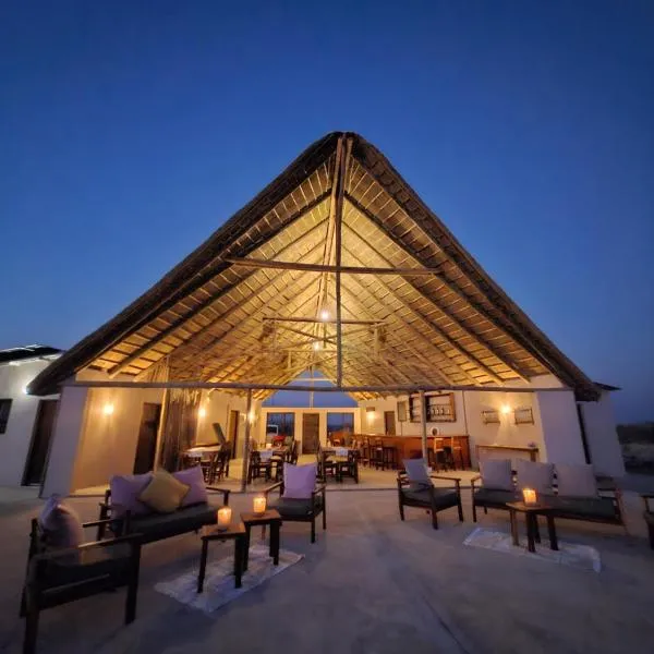 Pi-Buddy Lodge and Bushcamp, hotel in Outjo
