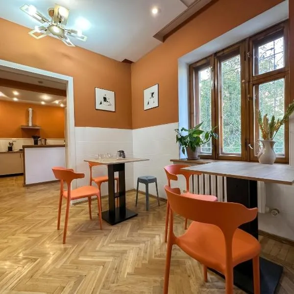 Basecamp Almaty Hostel, hotel a Almaty