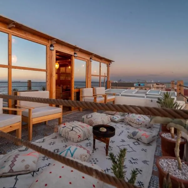 Line Up Surf House، فندق في أغادير
