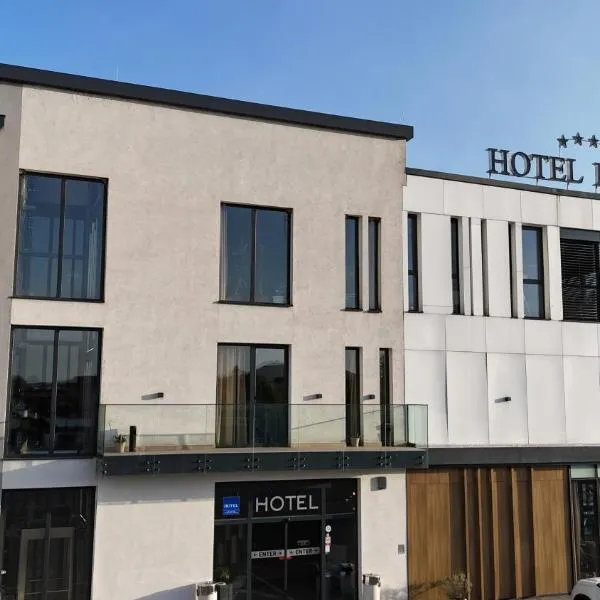 HOTEL LOBBY: Bihać şehrinde bir otel