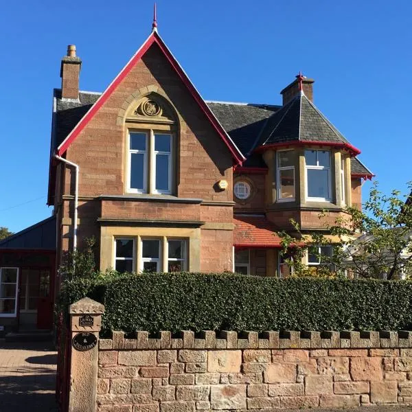 Ronas House, hotel in Inverness