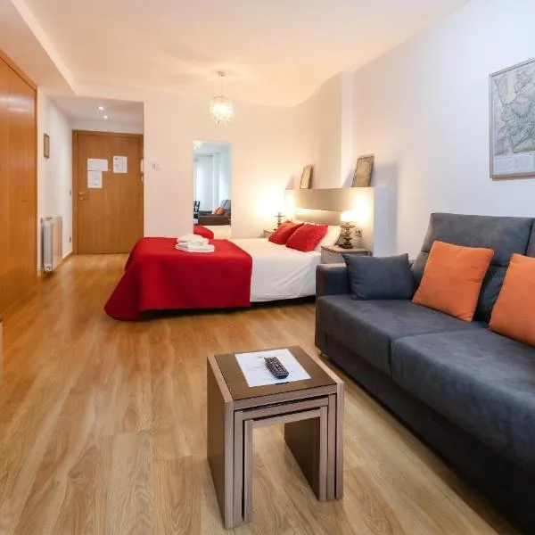 Modern studio in Arinsal of 40 m² with mountain view, hotel sa Arinsal