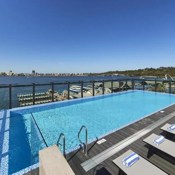 Doubletree By Hilton Perth Waterfront, מלון בפרת'