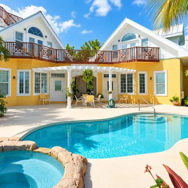 Shangri-La Boutique Bed & Breakfast، فندق في West Bay