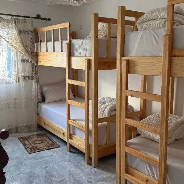 Adar surf house, hotell i Taghazout