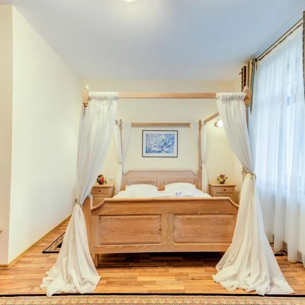 Karlhof, hotel a Sebeş