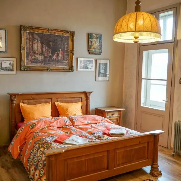 Rooster Hostel, hotel in Veliko Tŭrnovo