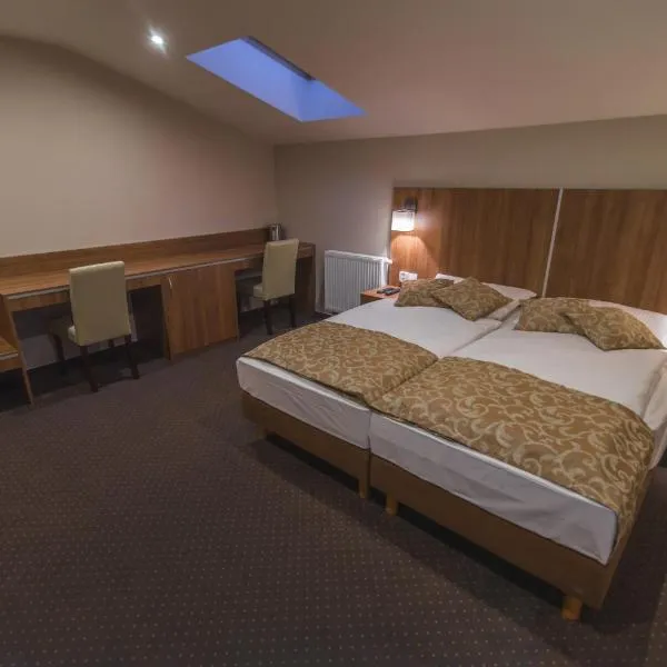 Grillbar Penzion & Restaurant, hotel in Spišská Nová Ves