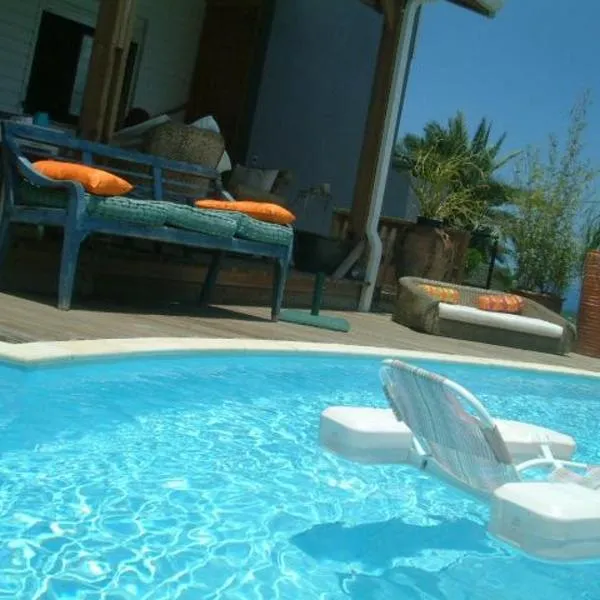 La Buddha Case、エタン・サレのホテル